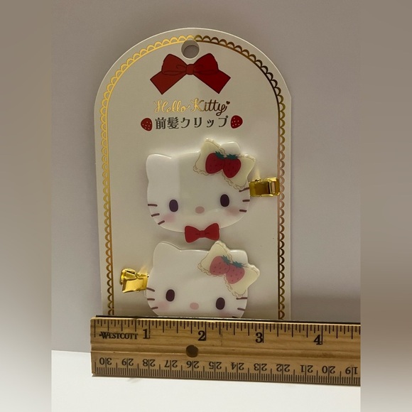 Hello Kitty Strawberry Sponge Cake Series Hair Clips - Picture 6 of 6